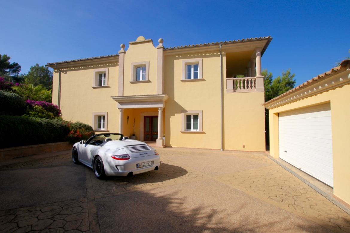 Holiday-rental-villa-belgica-santa-ponca-port-adriano-3.jpg
