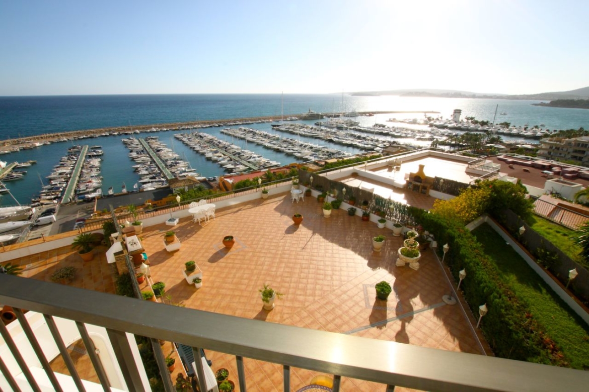 Property-for-sale-apartment-silverpoint-portals-1.jpg